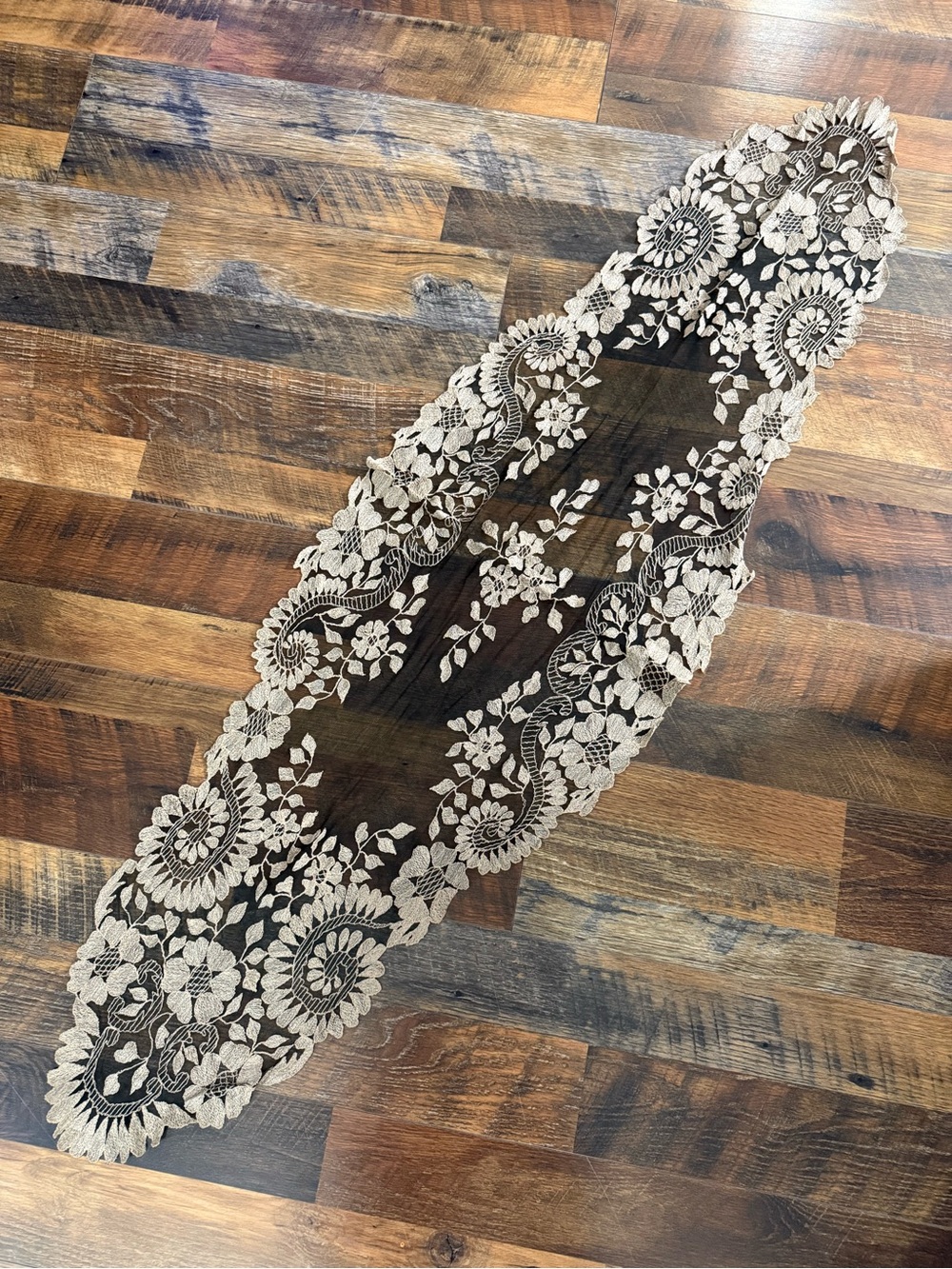 Vintage-Inspired Cream Floral Lace Table Runner - Home Dining